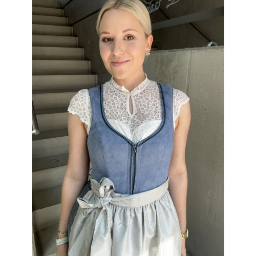 Dirndl Isa