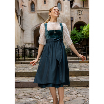 Dirndl Kitty